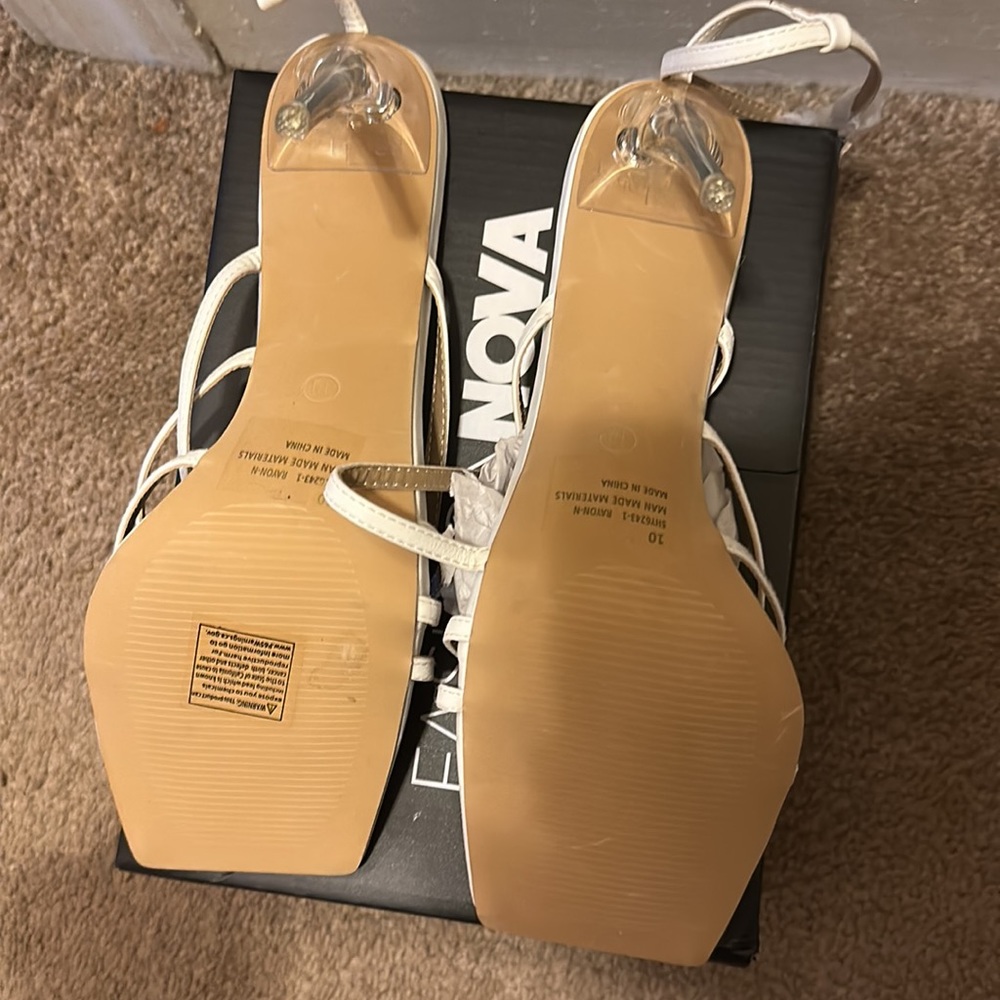 Squared Toed White Heels - Picture 2 of 4
